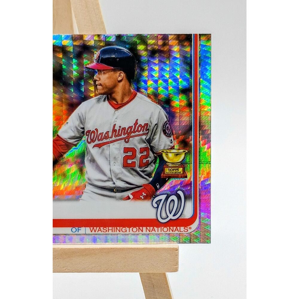 2019 Topps Chrome - Juan Soto #155 Prism Refractor Rookie Cup - Picture 4 of 7